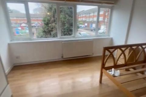4 bedroom house to rent, Addison Road, London SE25