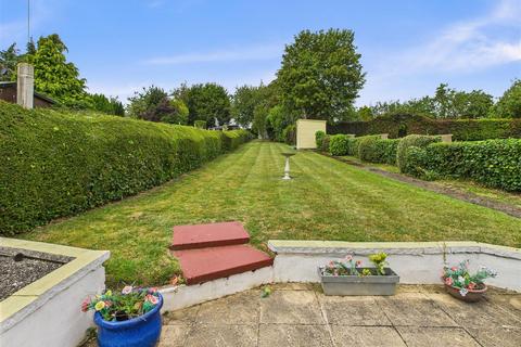 undefined, Ferriby High Road, North Ferriby