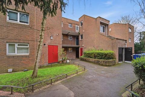 1 bedroom flat for sale, Garrick Close, W5