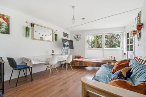 1 bedroom flat for sale, Garrick Close, W5