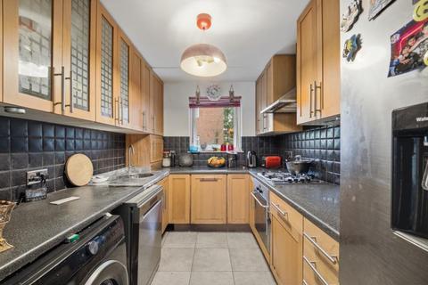 1 bedroom flat for sale, Garrick Close, W5