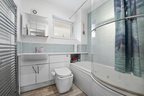 1 bedroom flat for sale, Garrick Close, W5