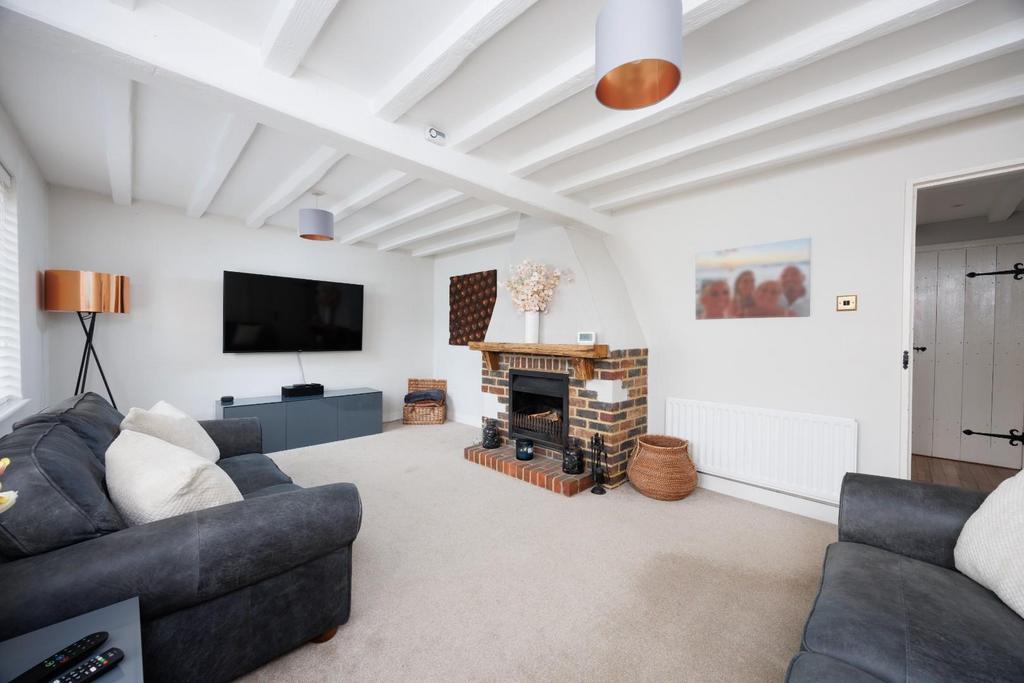 29 The Farthings Crowborough TN62 TW Roots Property M