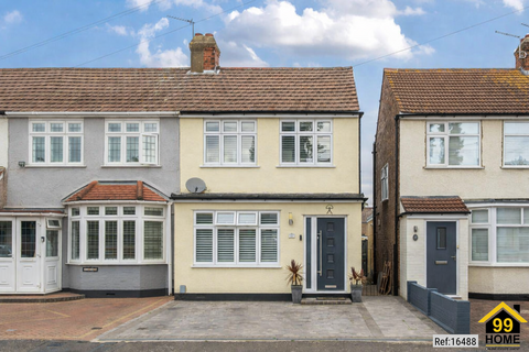 undefined, Recreation Avenue, Romford, Essex, RM7