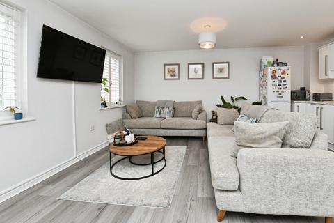 2 bedroom flat for sale, Salamanca Way, Colchester, CO2