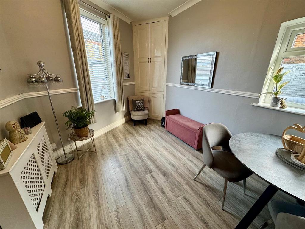 Dining Room 2.jpg
