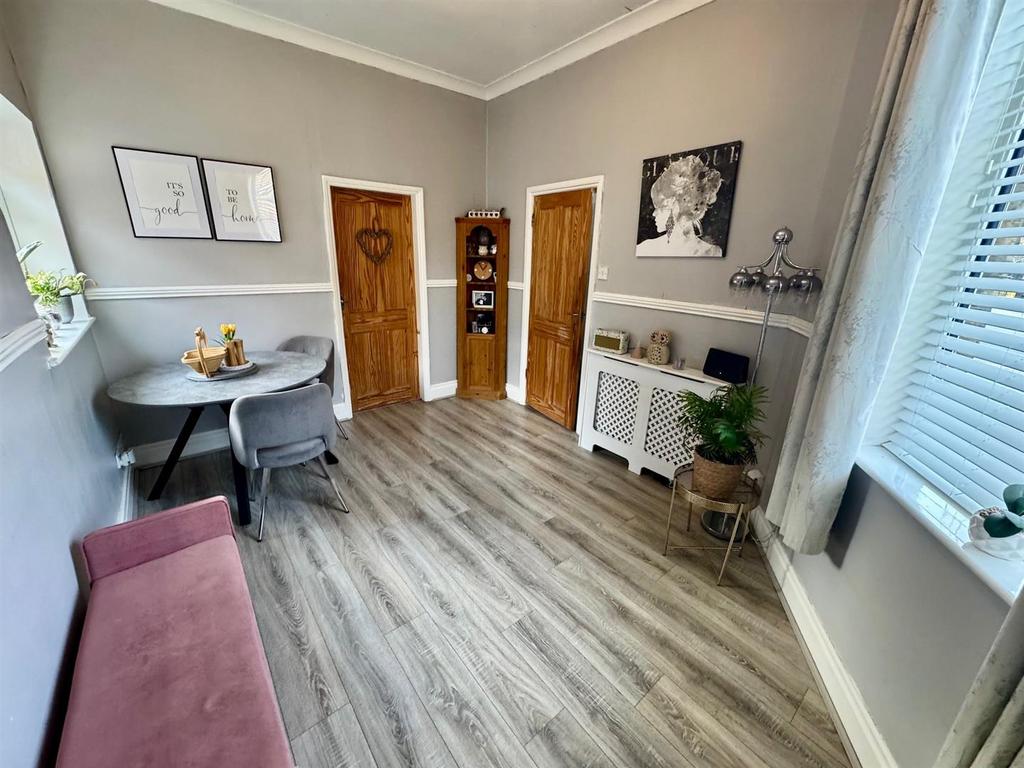 Dining Room.jpg