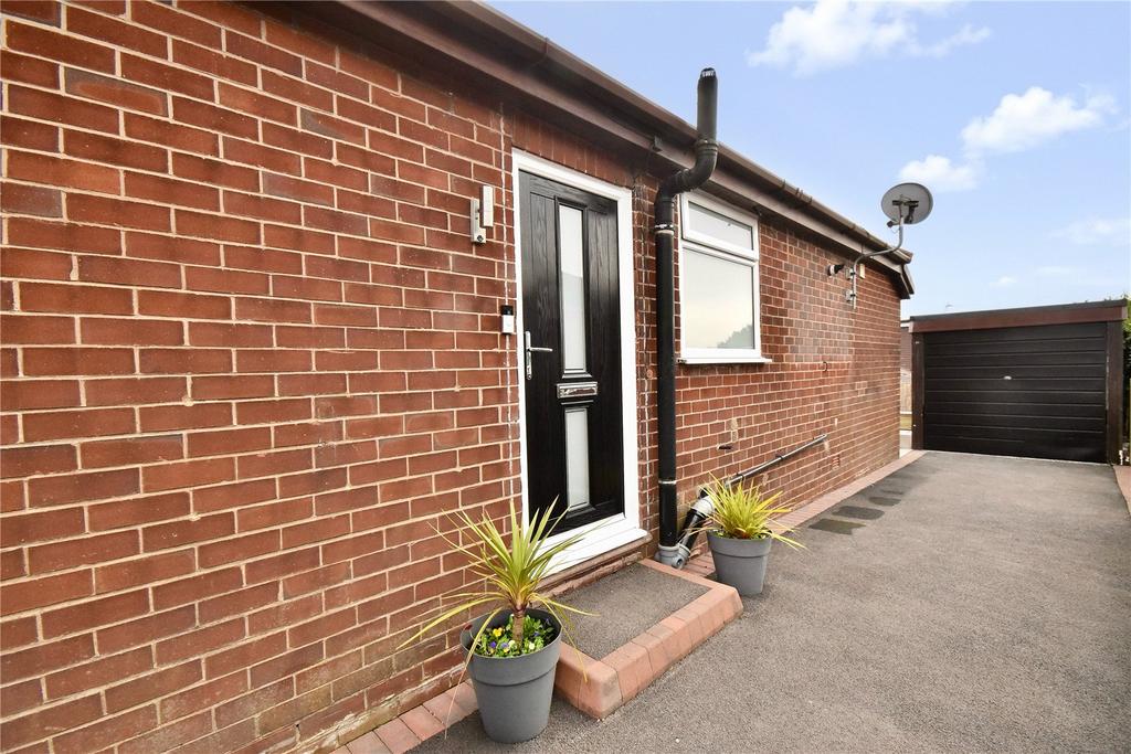 Driveway/Garage