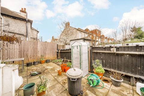 2 bedroom flat for sale, Gorringe Park Avenue, Mitcham CR4