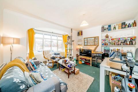 2 bedroom flat for sale, Gorringe Park Avenue, Mitcham CR4