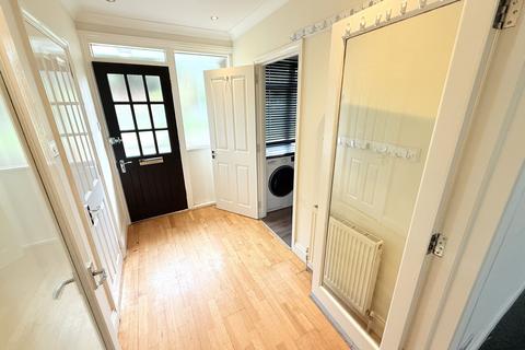 3 bedroom end of terrace house for sale, Green Bank, London N12