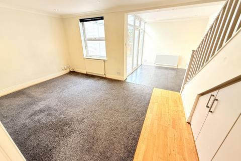 3 bedroom end of terrace house for sale, Green Bank, London N12