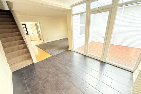 3 bedroom end of terrace house for sale, Green Bank, London N12