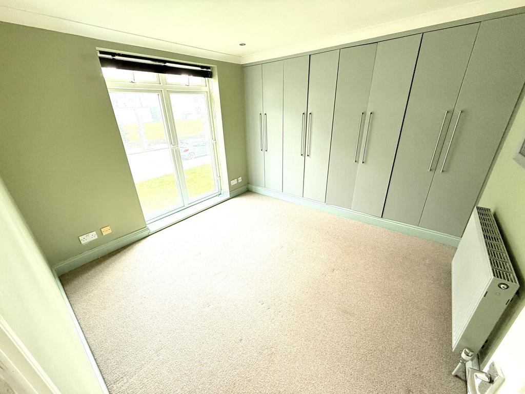 Walk-in wardrobe