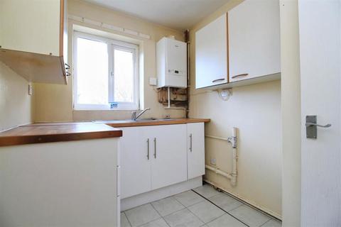 2 bedroom flat for sale, Tulip Close, Sale, Greater Manchester, M33 5RX