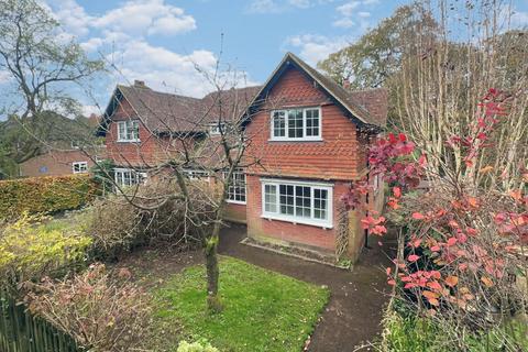 3 bedroom house for sale, Pathfields, Haslemere, GU27