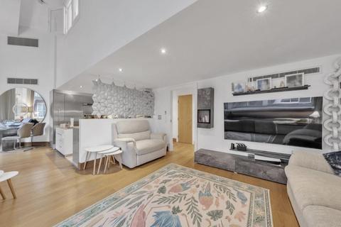 undefined, Hans Crescent, London