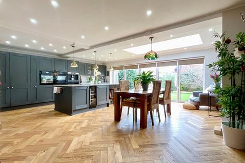 4 bedroom semi-detached house for sale, Roman Reach, Newport NP18