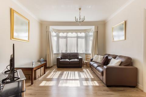 3 bedroom terraced house for sale, The Fairway, Palmers Green, London, N13