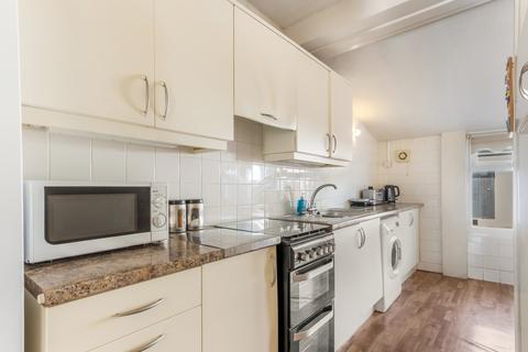 3 bedroom terraced house for sale, The Fairway, Palmers Green, London, N13