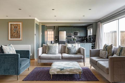 4 bedroom detached house for sale, Clarkes Spring, Tring, Hertfordshire HP23