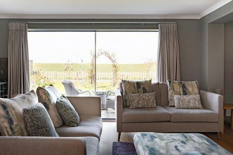 4 bedroom detached house for sale, Clarkes Spring, Tring, Hertfordshire HP23