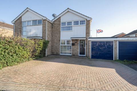 3 bedroom semi-detached house for sale, Sidlesham Close, Hampshire PO11