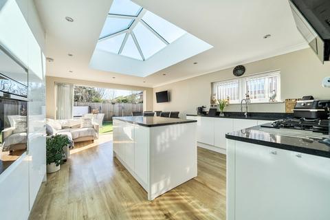 3 bedroom semi-detached house for sale, Sidlesham Close, Hampshire PO11