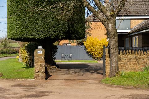 4 bedroom detached house for sale, The Twistle, Byfield, NN11