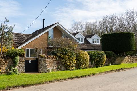 4 bedroom detached house for sale, The Twistle, Byfield, NN11