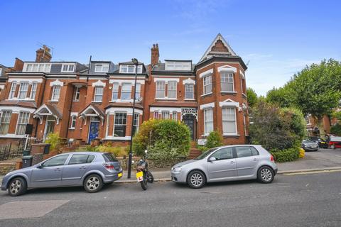 1 bedroom flat to rent, B, Church Crescent, Muswell Hill, N10