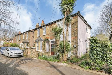 undefined, Queens Walk, London E4