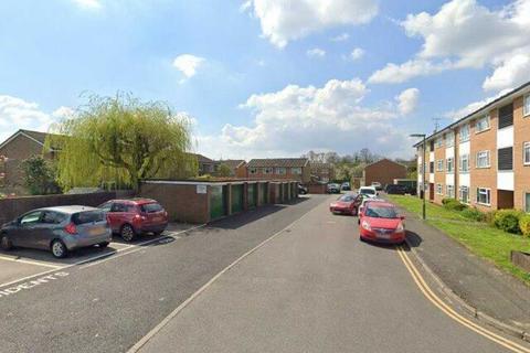 undefined, Denton Close, Redhill RH1