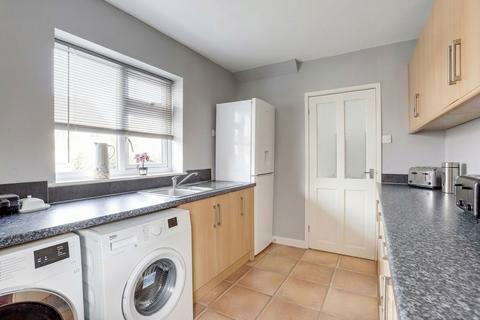 3 bedroom semi-detached house for sale, Edgewood Drive, Nottingham NG15