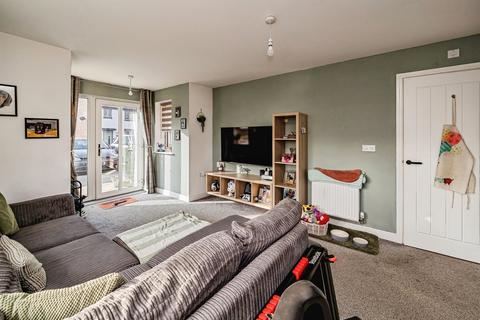 2 bedroom ground floor flat for sale, Kempster Way, Weston Turville, AYLESBURY