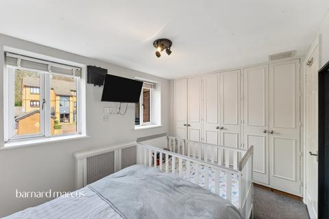 undefined, Kirk Rise, Sutton