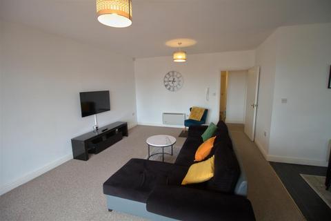 2 bedroom apartment to rent, Hyde Road, Manchester M18