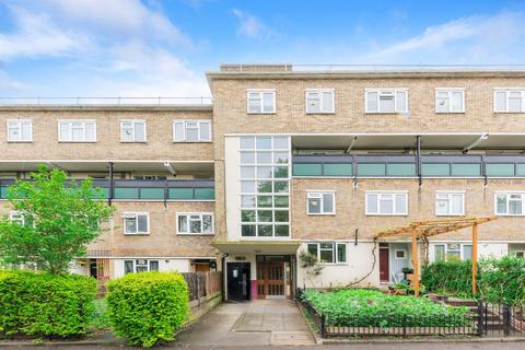 3 bedroom flat for sale, Glen Albyn Road, London
