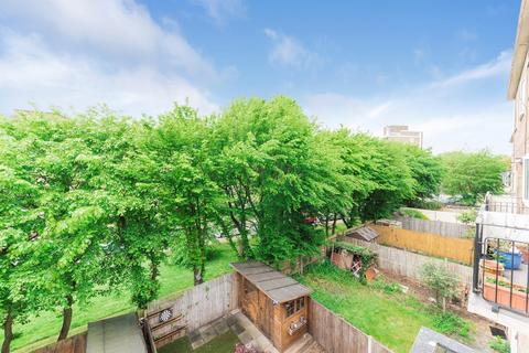 3 bedroom flat for sale, Glen Albyn Road, London