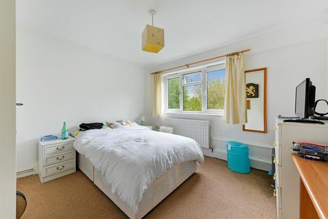 3 bedroom flat for sale, Glen Albyn Road, London