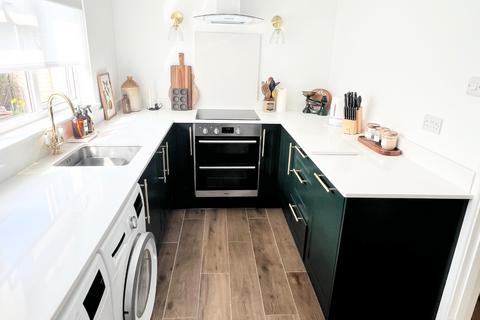 2 bedroom ground floor flat for sale, Hobson Way, Holbury, Southampton, Hampshire, SO45