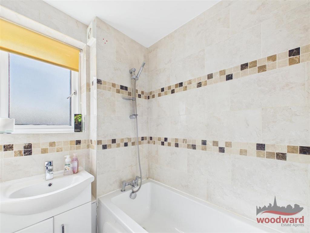 CAM05267 G0-PR0195-STILL003.jpg