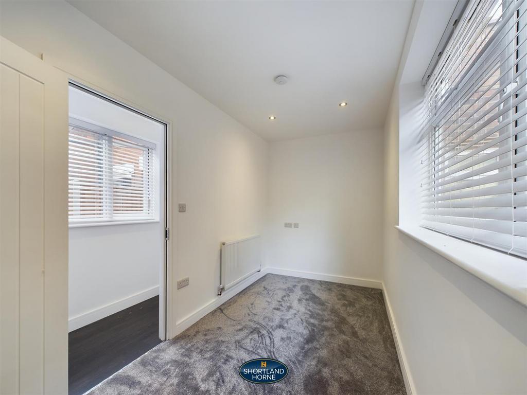 CAM01906 G0-PR0270-STILL008.jpg