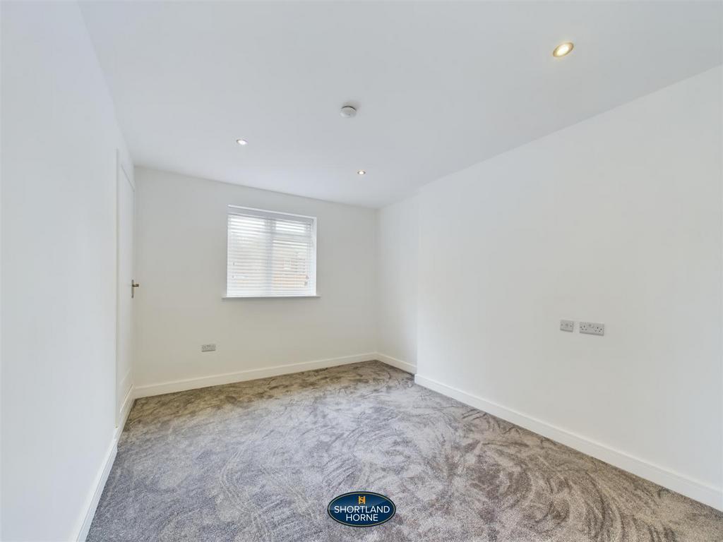 CAM01906 G0-PR0270-STILL010.jpg