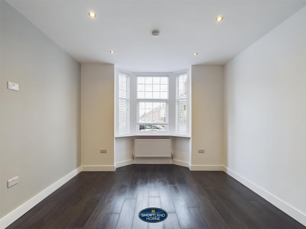 CAM01906 G0-PR0270-STILL002.jpg