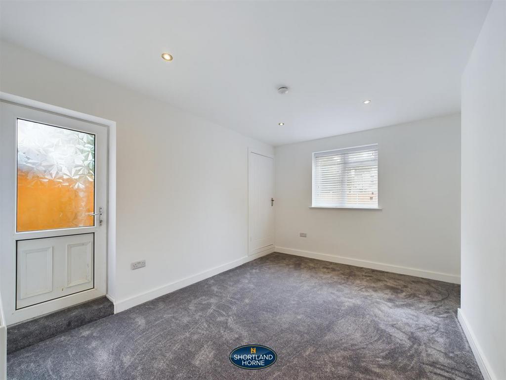 CAM01906 G0-PR0270-STILL009.jpg