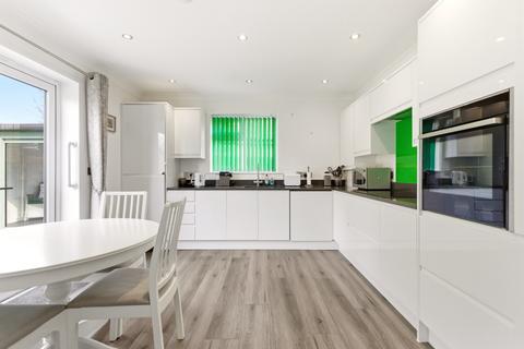 2 bedroom bungalow for sale, West Riding, St. Albans AL2