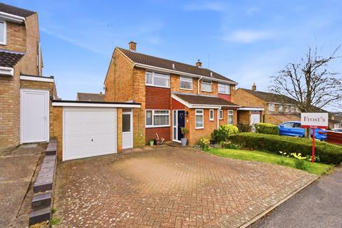 3 bedroom semi-detached house for sale, Kirkstone Drive, Bedfordshire LU6