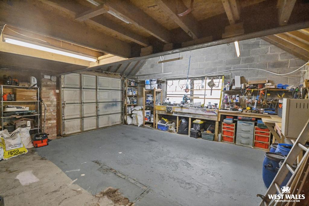 Workshop / Garage