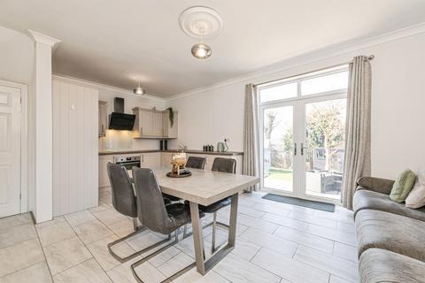 3 bedroom detached house for sale, Heaton Avenue, Earlsheaton, Dewsbury